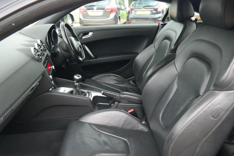 AUDI TT