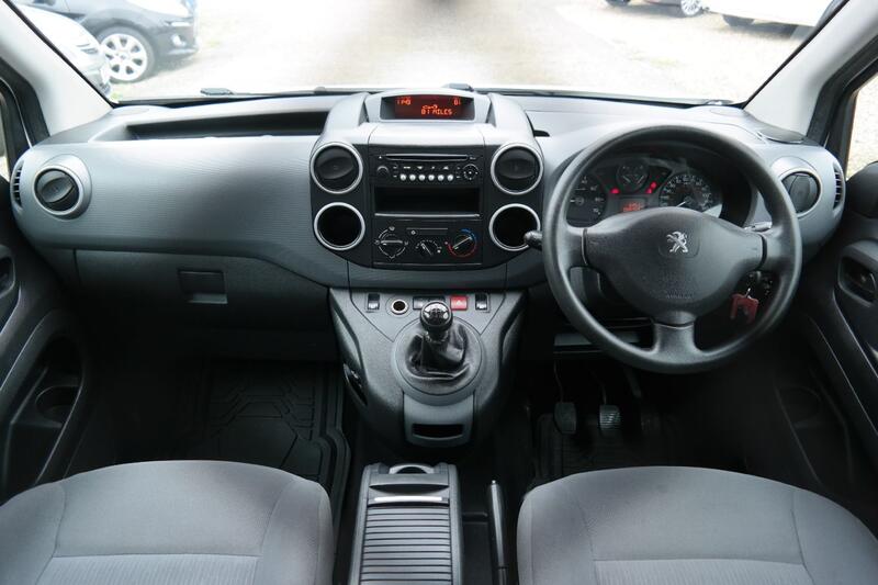 PEUGEOT PARTNER