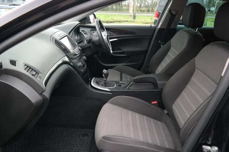 VAUXHALL INSIGNIA