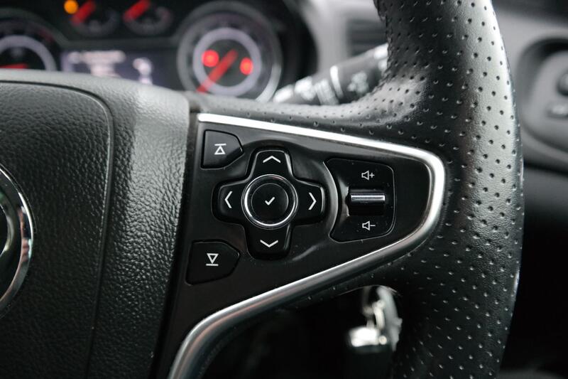 VAUXHALL INSIGNIA