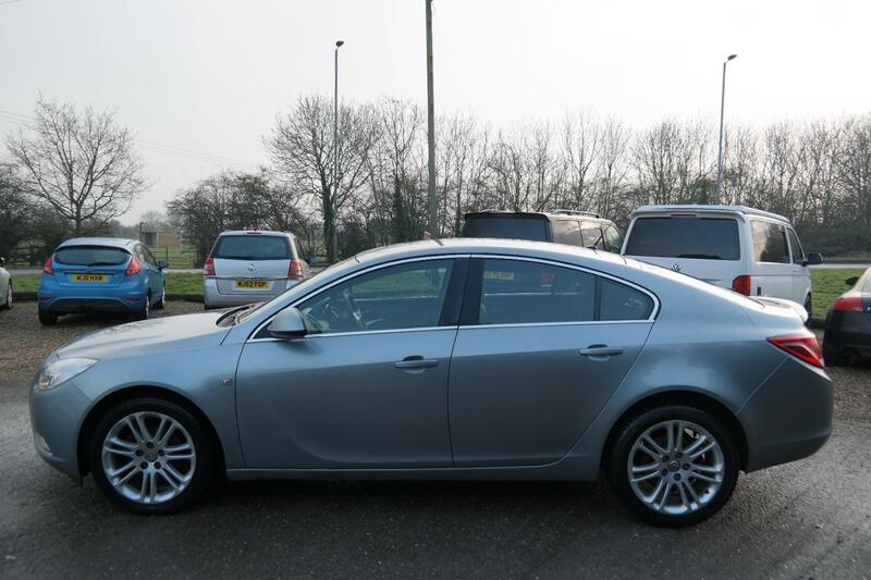 VAUXHALL INSIGNIA