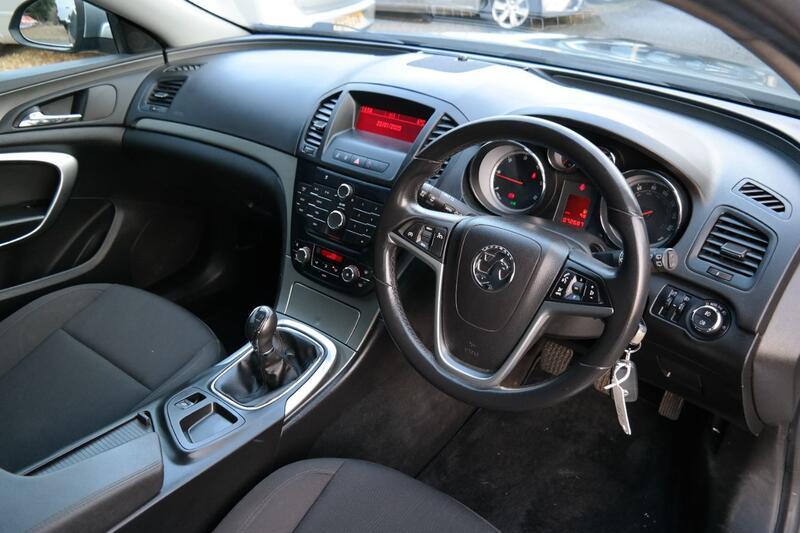 VAUXHALL INSIGNIA