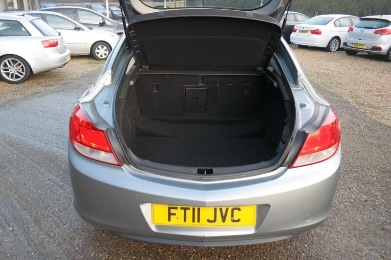VAUXHALL INSIGNIA