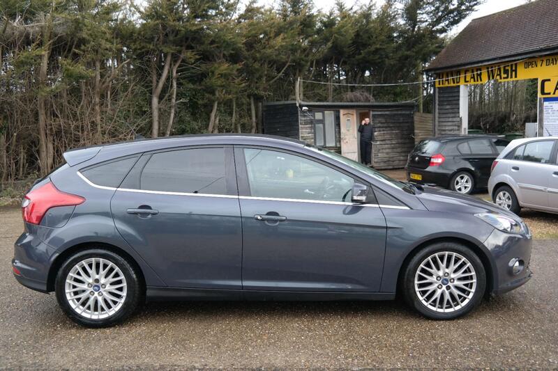 FORD FOCUS