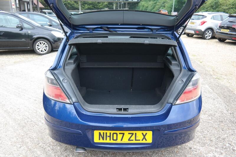 VAUXHALL ASTRA