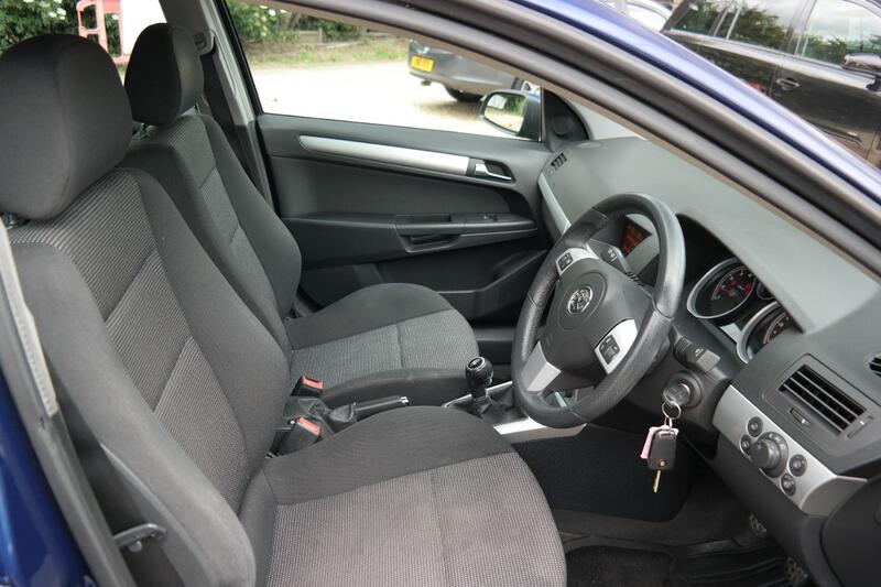 VAUXHALL ASTRA